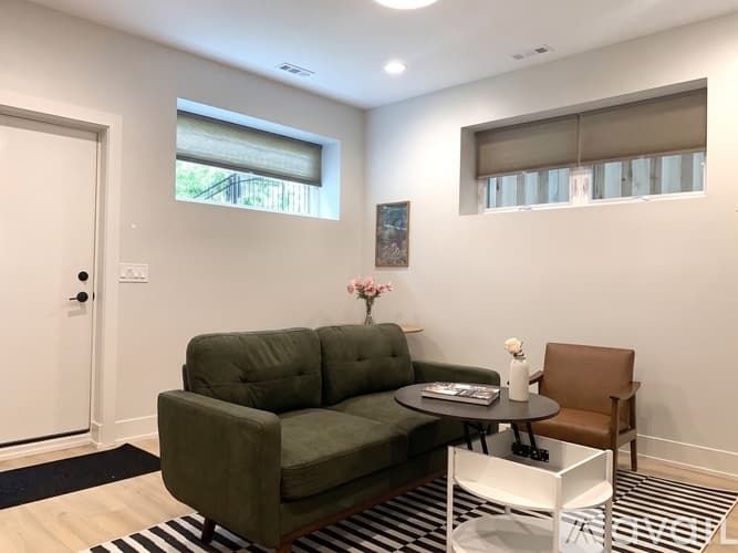Chicago Apartment: 16 West 44th Street