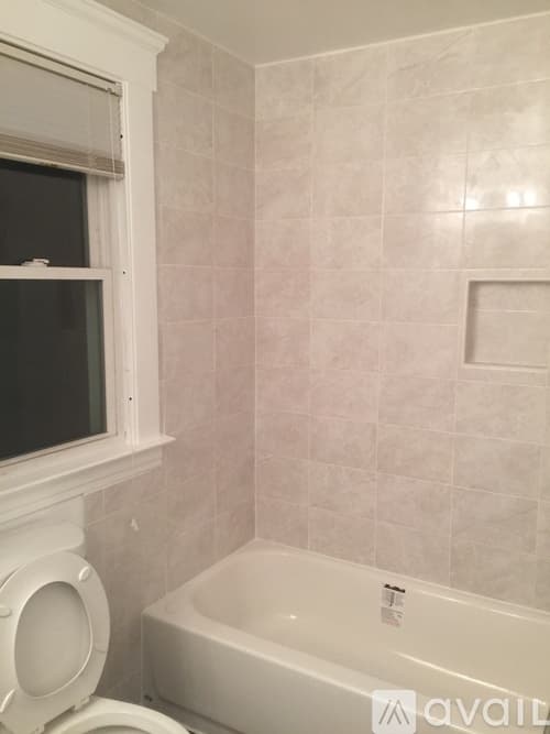 West Haven House: 90 Hinman St