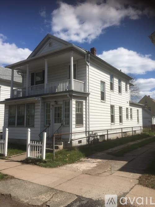 West Haven House: 90 Hinman St