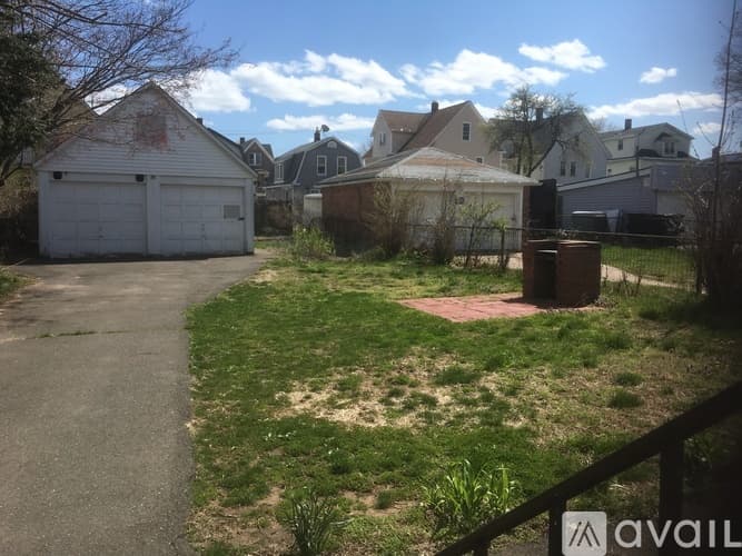 West Haven House: 90 Hinman St