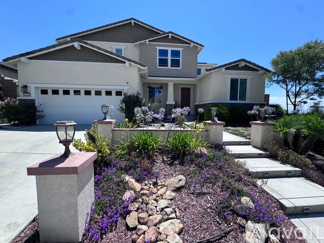 Menifee House: 25026 Ganymede Way