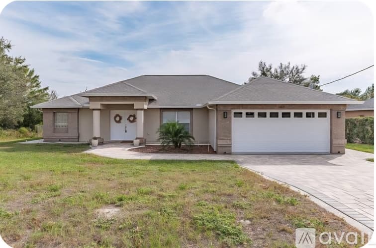 Spring Hill House: 14037 Amero Ln
