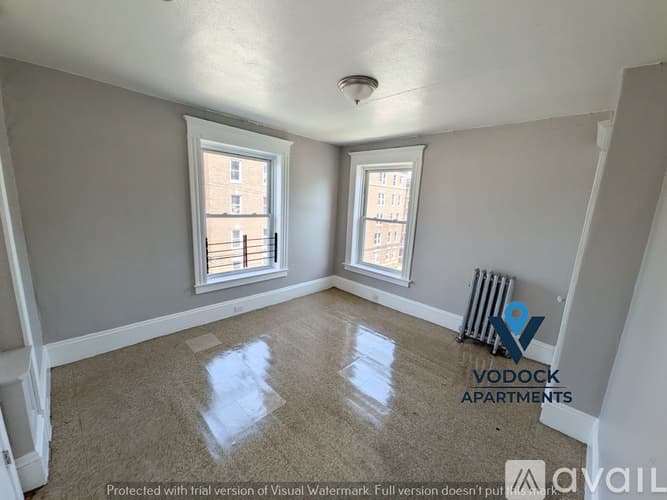 Holyoke Apartment: 168 Essex St
