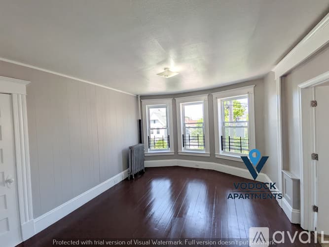Holyoke Apartment: 168 Essex St