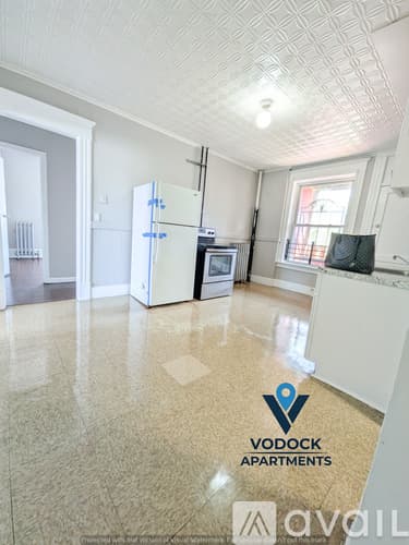 Holyoke Apartment: 168 Essex St