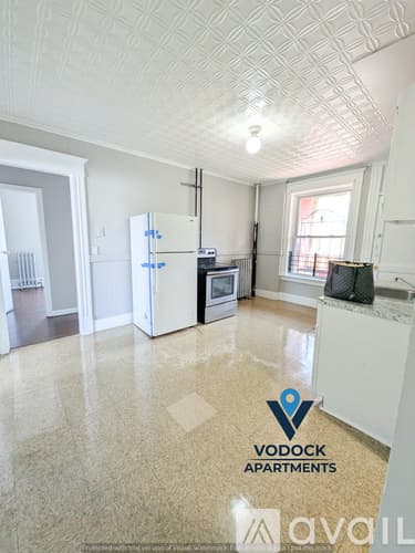 Holyoke Apartment: 168 Essex St