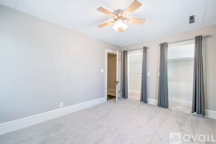 West Jefferson Apartment: 126 1 2 E Main St