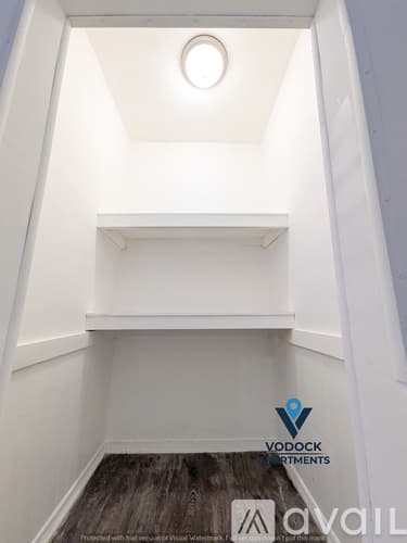 Holyoke Apartment: 7 Worcester Pl
