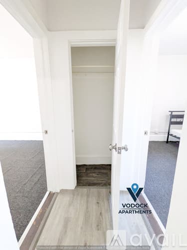 Holyoke Apartment: 7 Worcester Pl