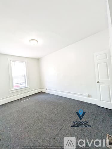 Holyoke Apartment: 7 Worcester Pl