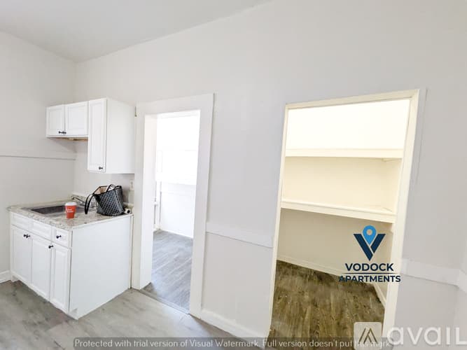 Holyoke Apartment: 7 Worcester Pl