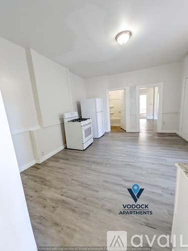 Holyoke Apartment: 7 Worcester Pl