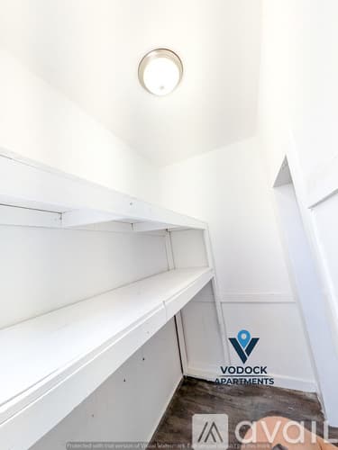 Holyoke Apartment: 7 Worcester Pl