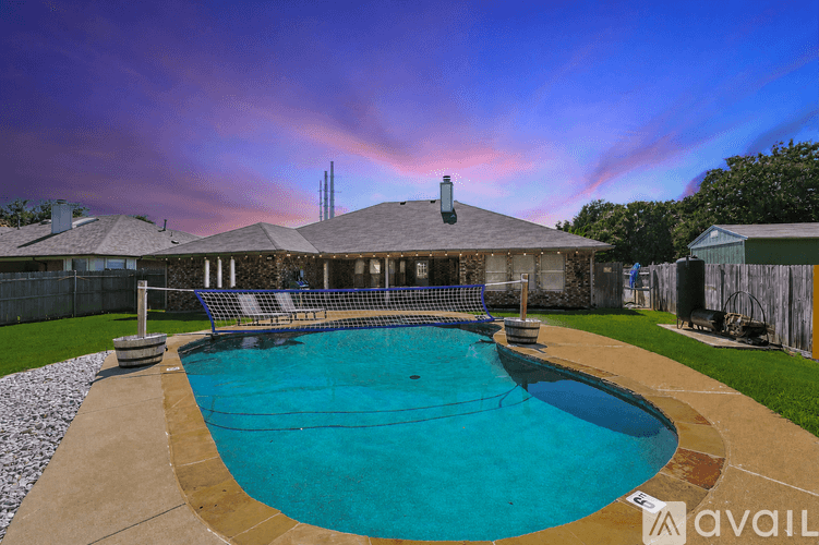 Keller House: 749 Western Trail