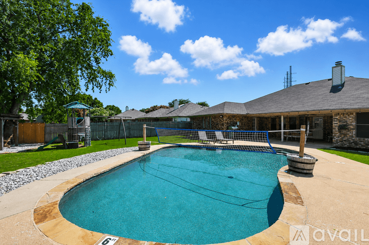 Keller House: 749 Western Trail