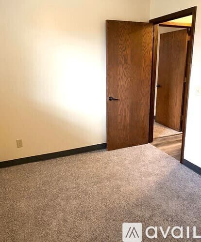 Fairfax Apartment: 22 1st St NW