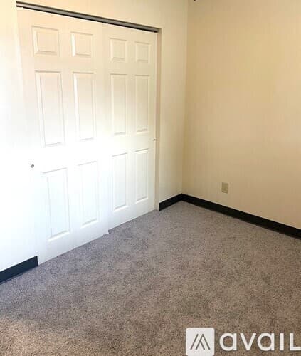 Fairfax Apartment: 22 1st St NW