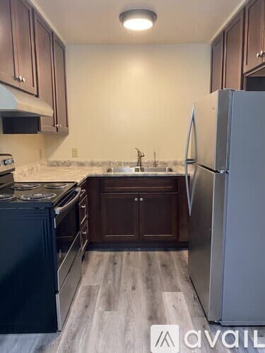 Fairfax Apartment: 22 1st St NW