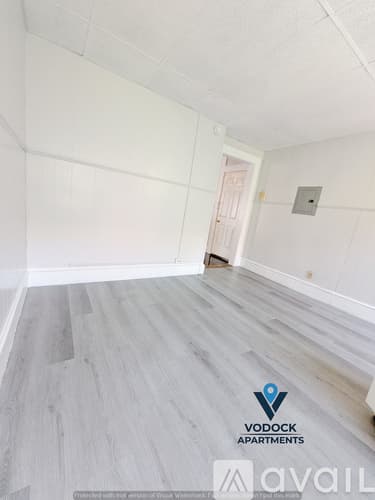 Holyoke Apartment: 212 Lyman St