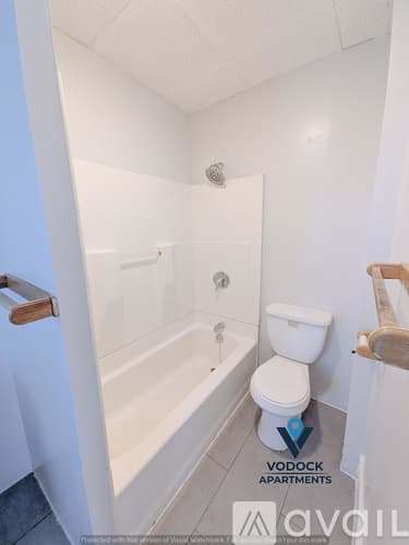 Holyoke Apartment: 212 Lyman St