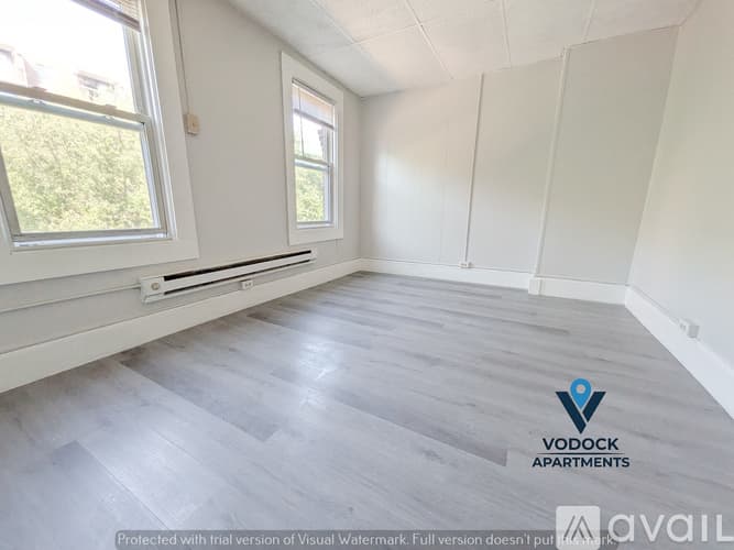 Holyoke Apartment: 212 Lyman St