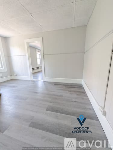 Holyoke Apartment: 212 Lyman St