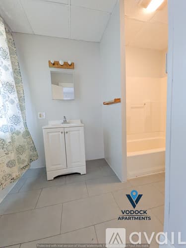 Holyoke Apartment: 212 Lyman St