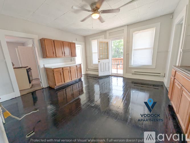 Holyoke Apartment: 212 Lyman St