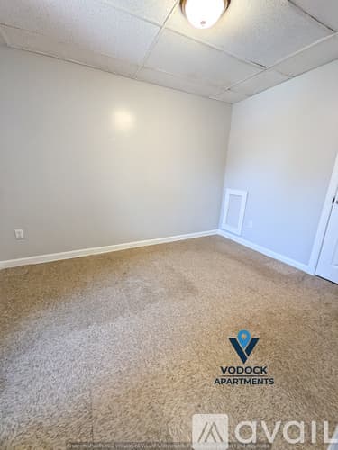Holyoke Apartment: 5 Adams St