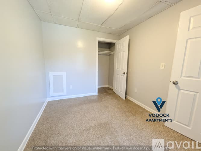 Holyoke Apartment: 5 Adams St