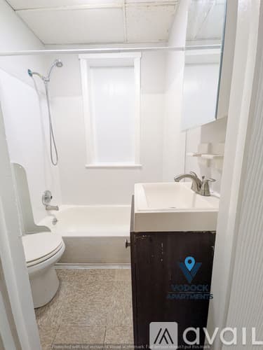 Holyoke Apartment: 5 Adams St