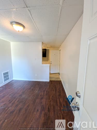 Holyoke Apartment: 5 Adams St