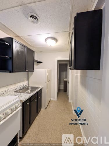 Holyoke Apartment: 5 Adams St