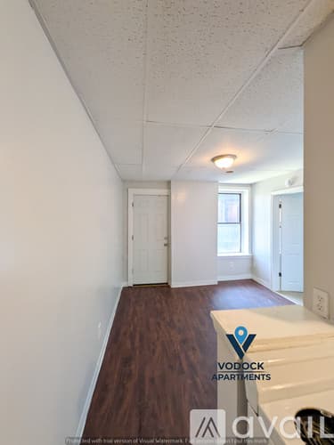 Holyoke Apartment: 5 Adams St