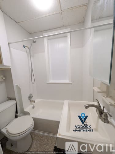 Holyoke Apartment: 5 Adams St