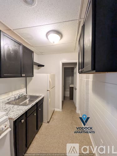 Holyoke Apartment: 5 Adams St