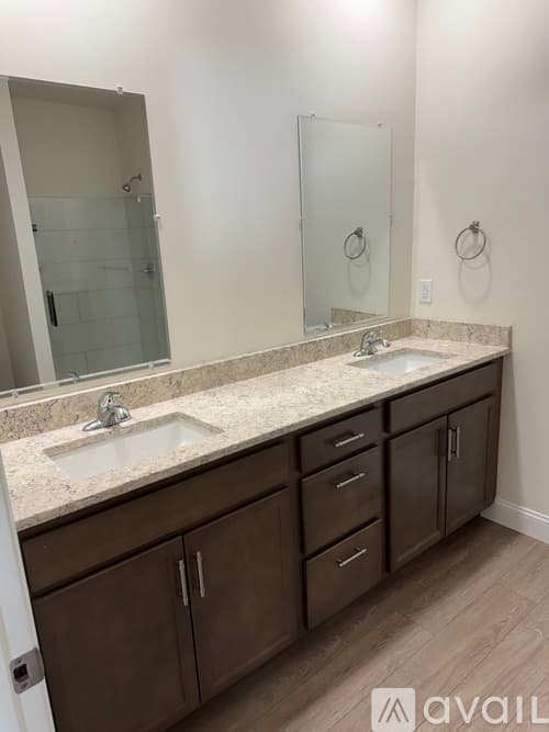 Washington House: 21 Longbranch Dr