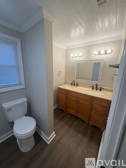 Metter House: 550 S Rountree St