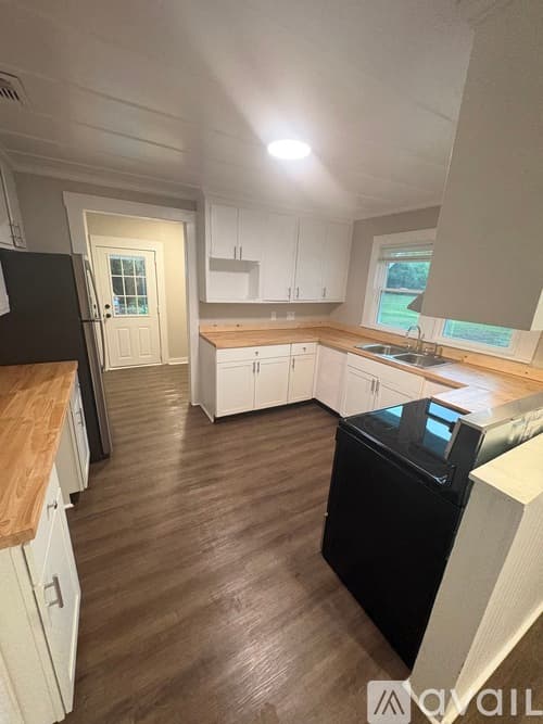 Metter House: 550 S Rountree St