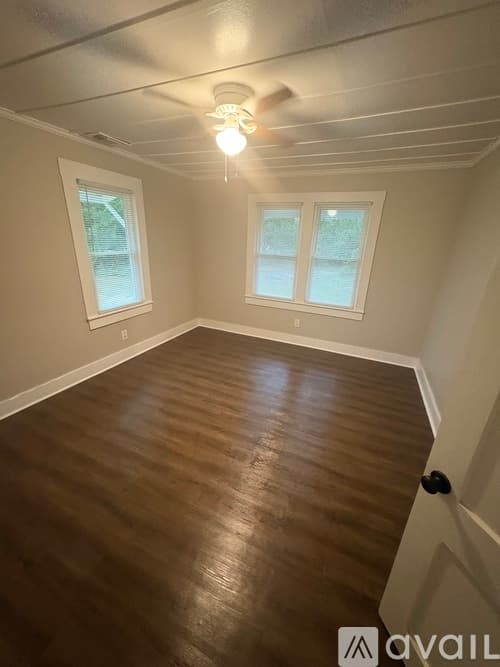 Metter House: 550 S Rountree St