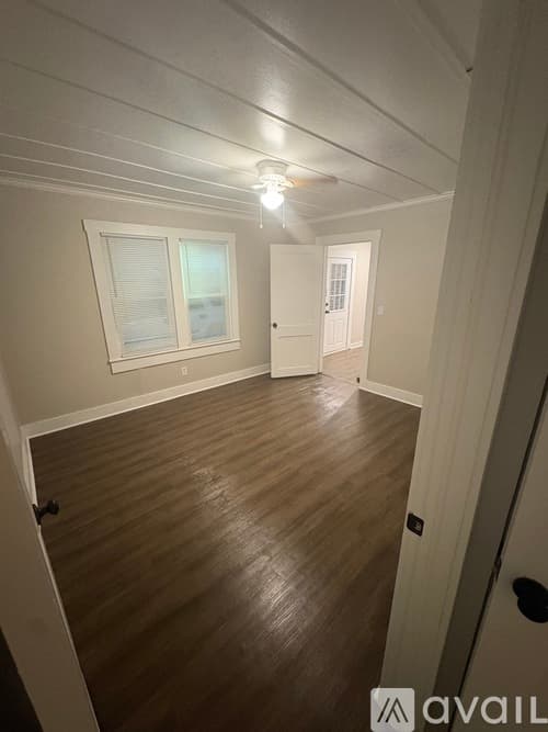 Metter House: 550 S Rountree St