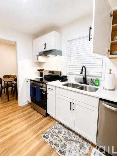 North Augusta House: 105 Bordeaux St