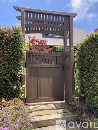 Santa Barbara House: 1520 Bath Street
