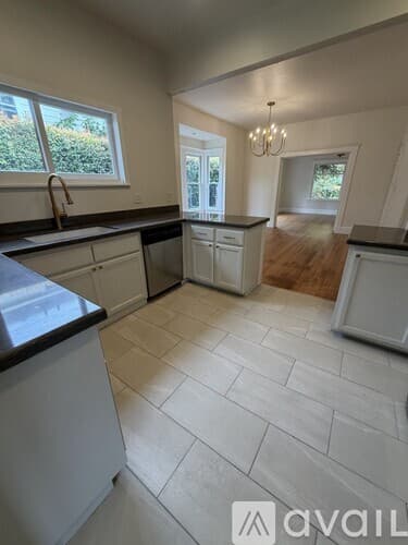 Santa Barbara House: 1520 Bath Street