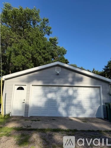 Kimball House: 16541 Carnelian Rd