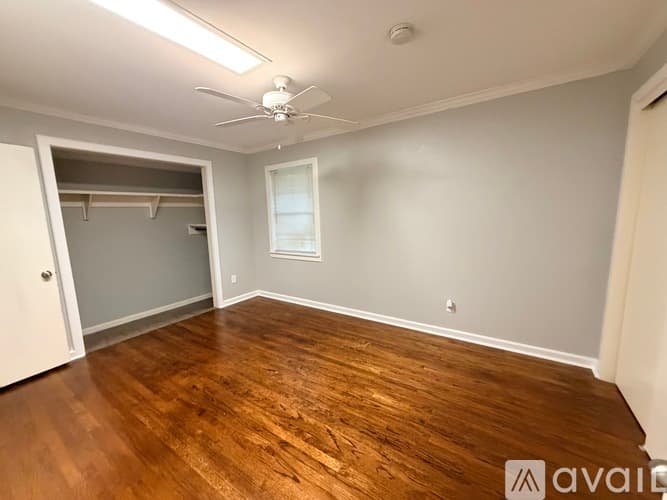 Fort Worth House: 4925 Lubbock Avenue