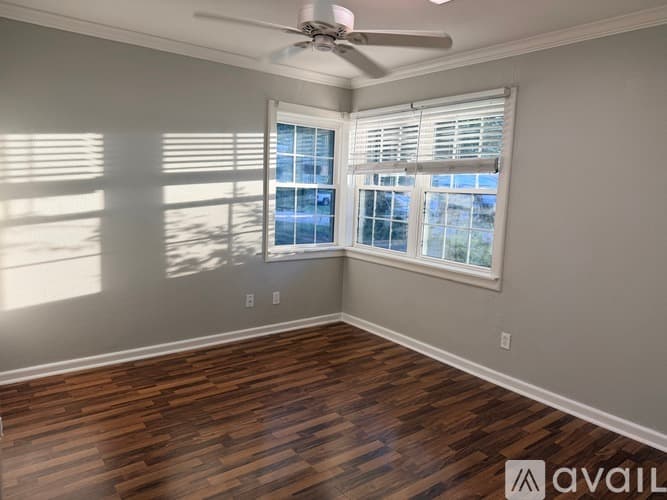 Fort Worth House: 4925 Lubbock Avenue
