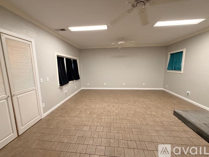 Fort Worth House: 4925 Lubbock Avenue