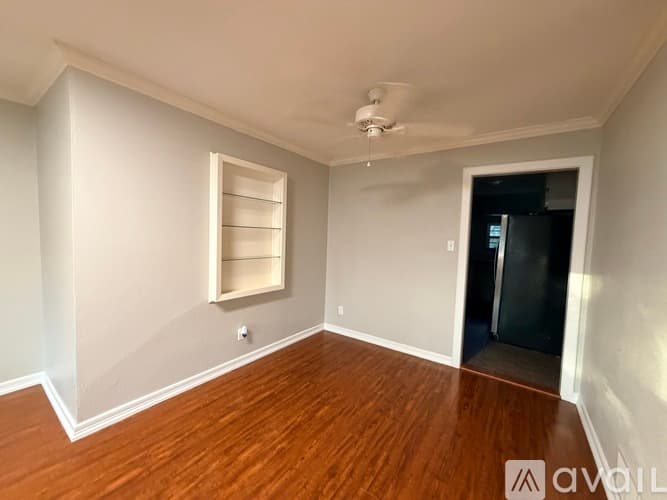 Fort Worth House: 4925 Lubbock Avenue