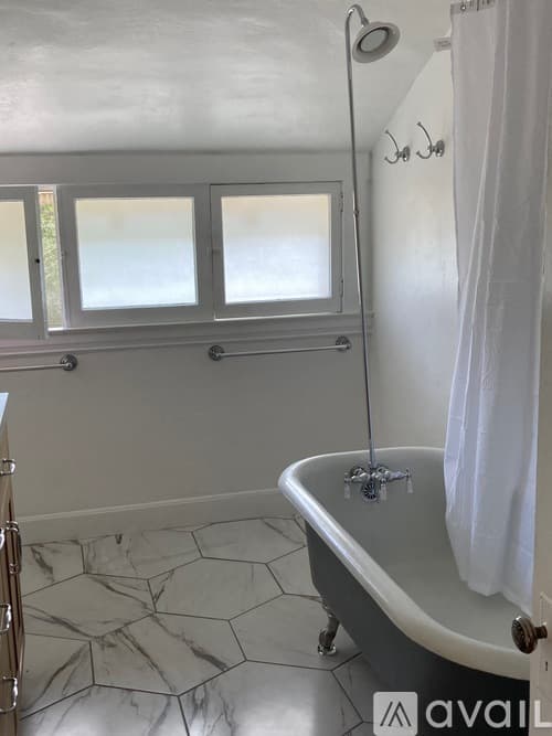 Santa Barbara House: 1520 Bath Street